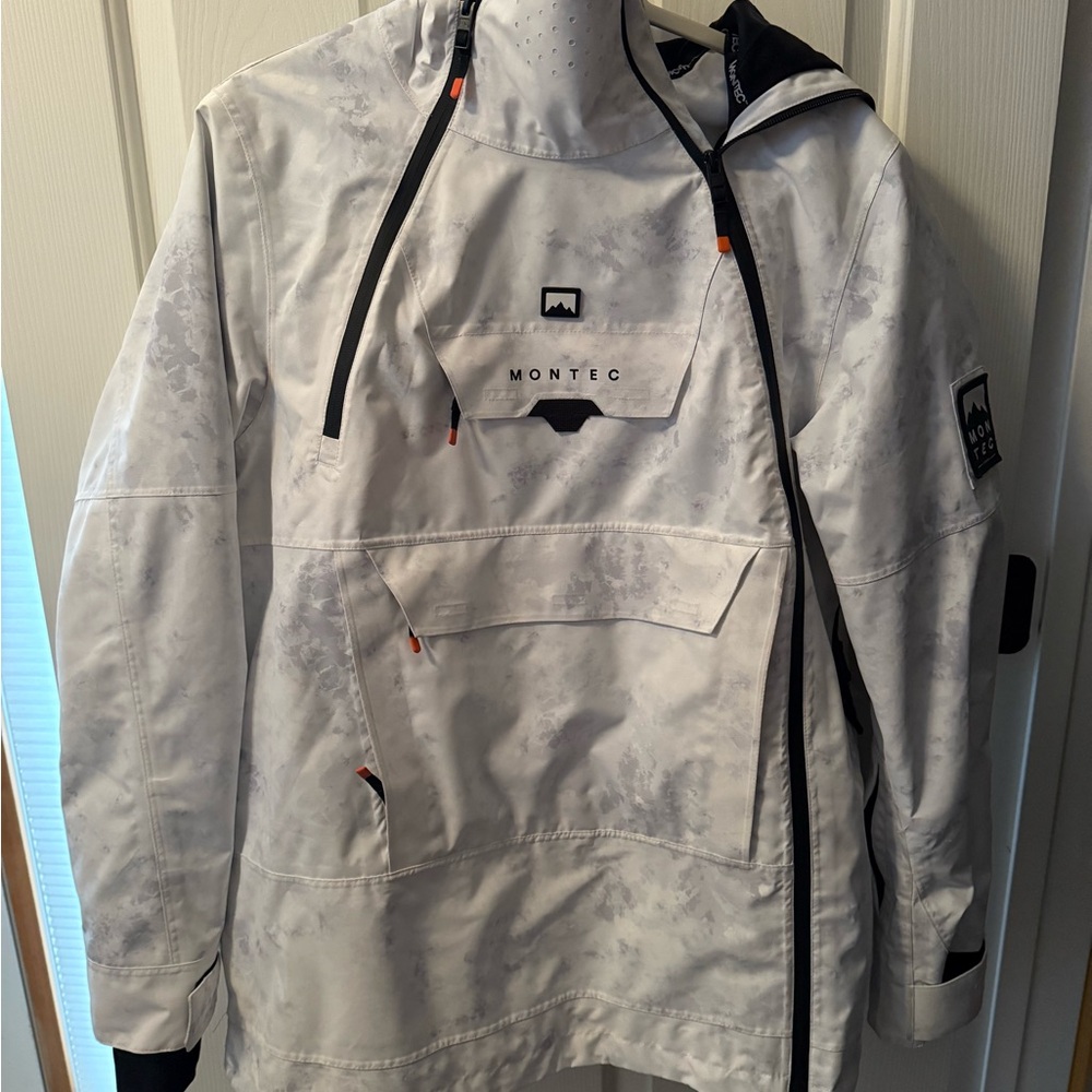 Montec White Snow Jacket